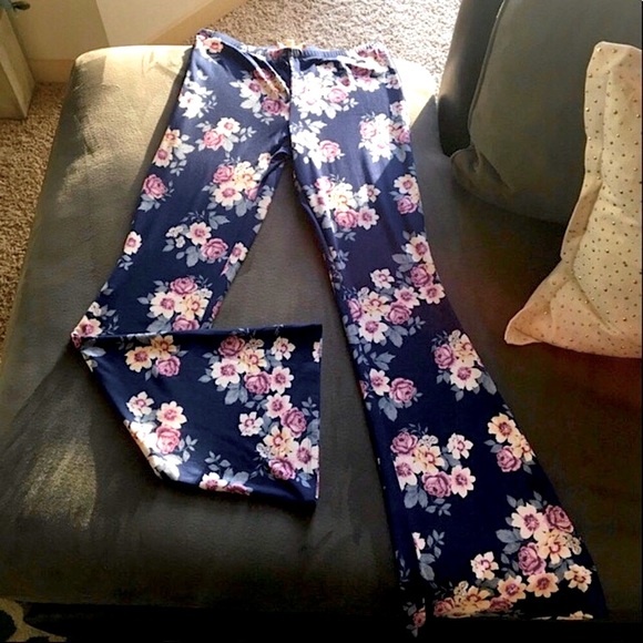 5🌟1 Left! Blue Botanical Fit & Flared Bottoms - Picture 7 of 11